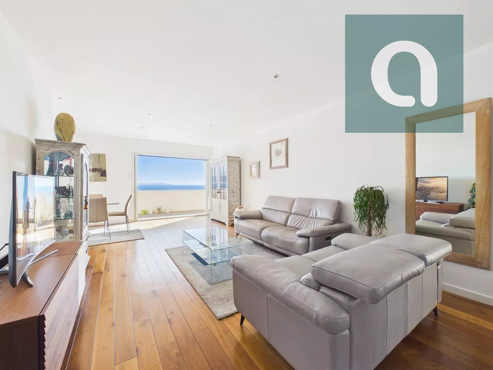 Spacious Modern Apartment with Sea View in Bonifacio