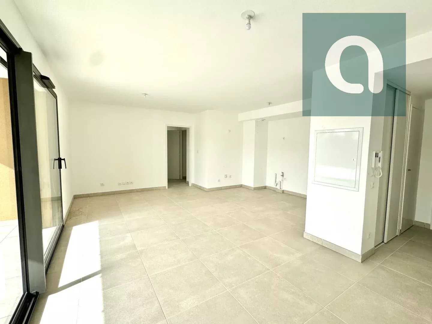 Spacious Modern Apartment with Sea View in Bonifacio