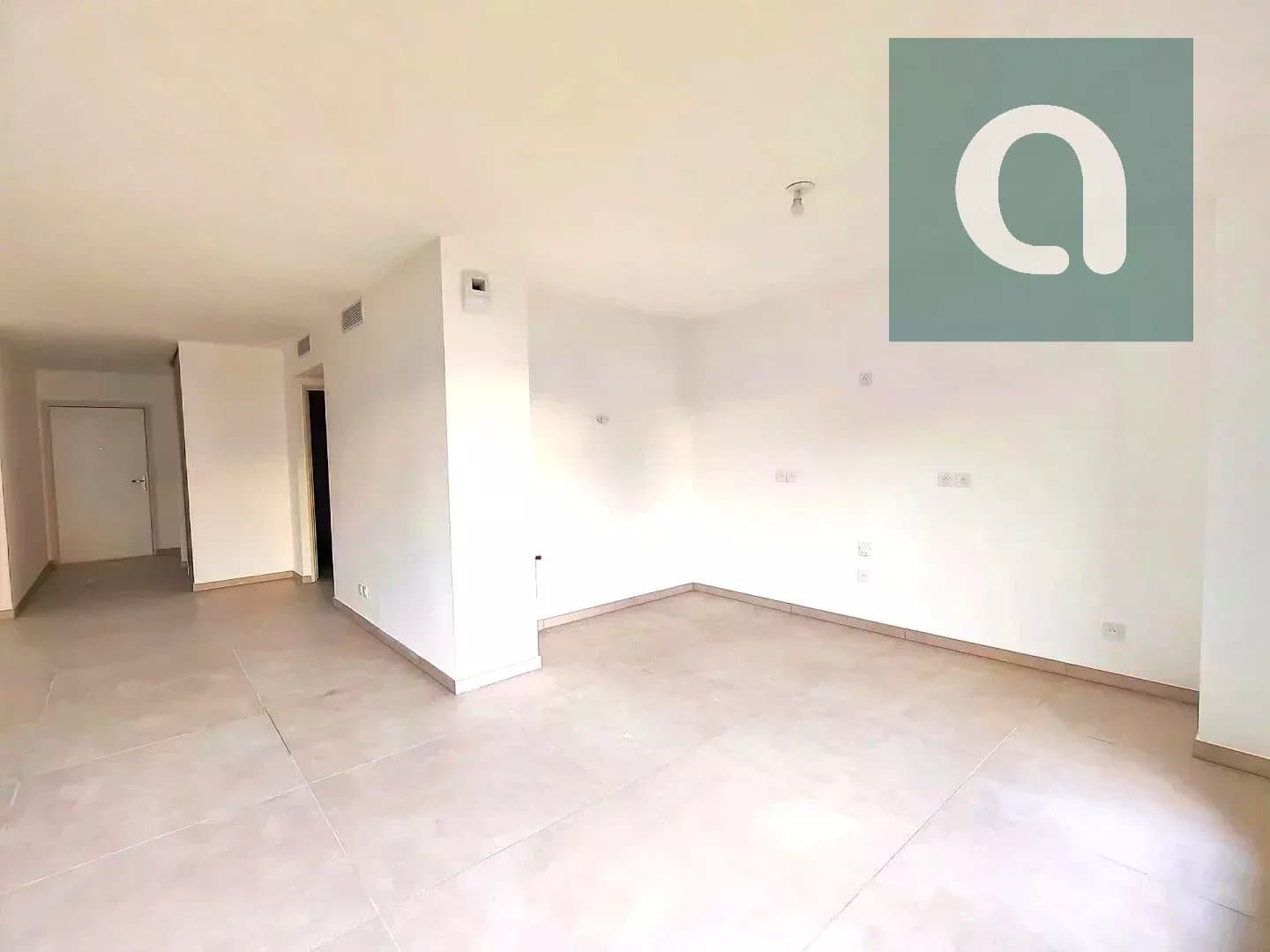 Spacious Modern Apartment with Sea View in Bonifacio